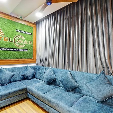 Hotel O Max Surat Zewnętrze zdjęcie
