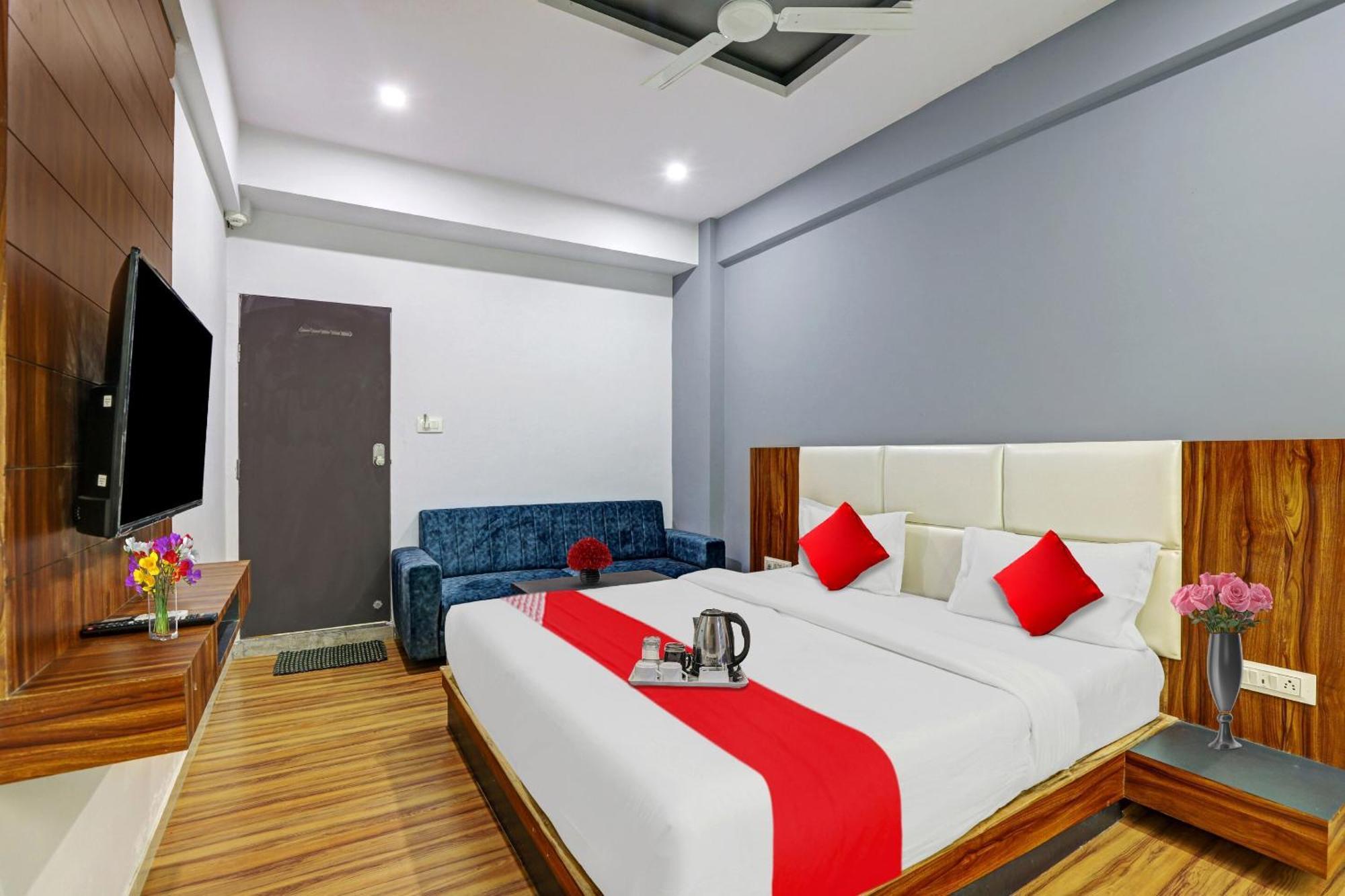 Hotel O Max Surat Zewnętrze zdjęcie