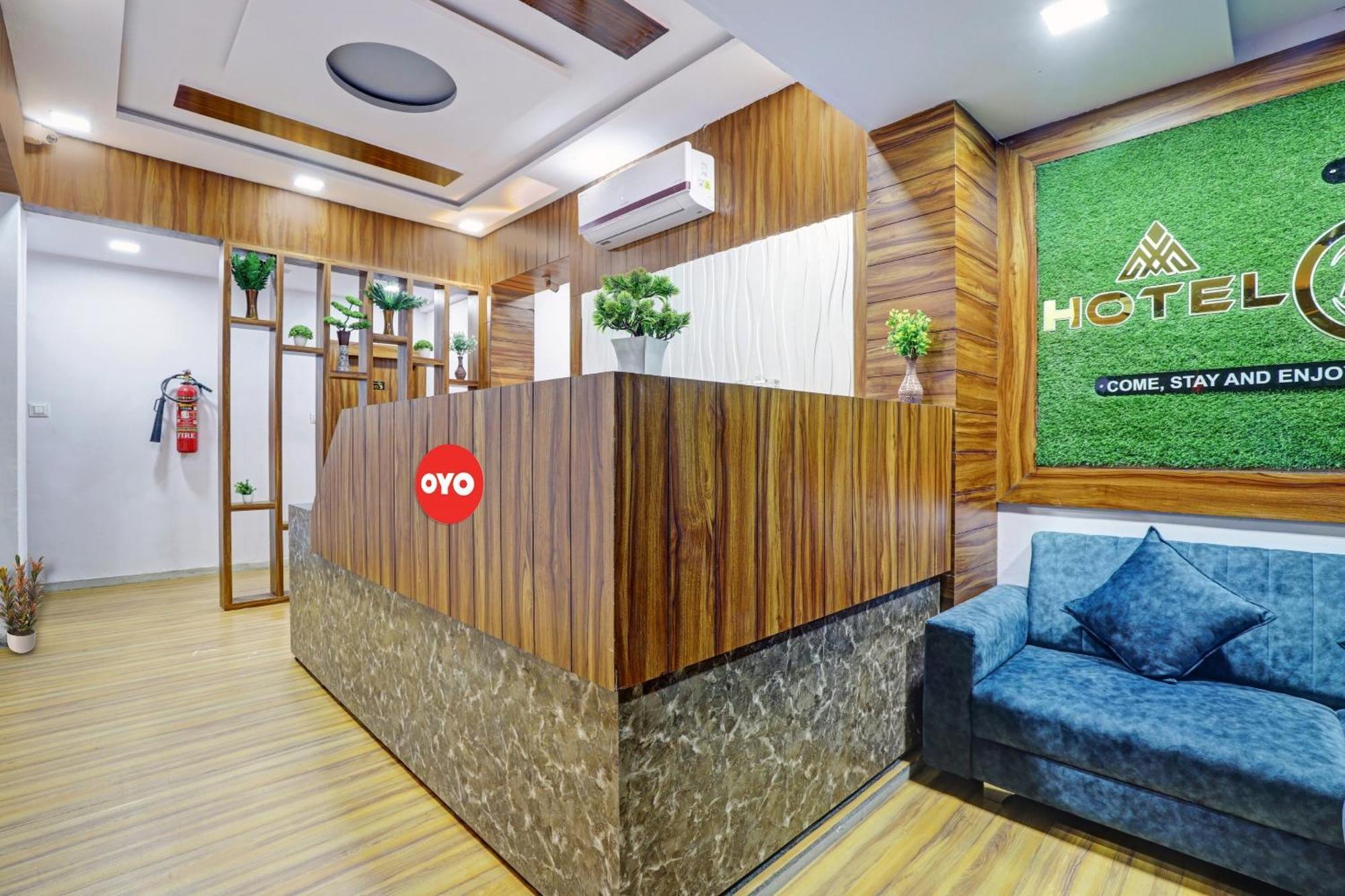 Hotel O Max Surat Zewnętrze zdjęcie
